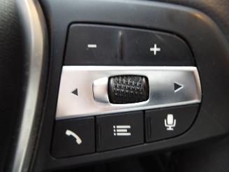 BMW 3-serie 320 e picture 17