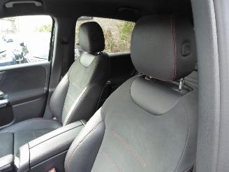 Mercedes B-klasse 180d AMG picture 8