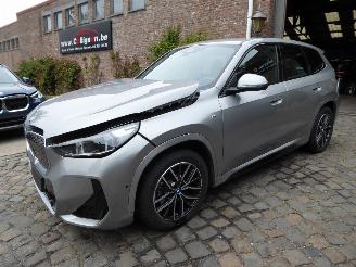 krockskadad bil auto BMW iX1 20 eDrive M Sport 2024/10