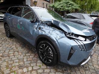 Peugeot 5008 Hybrid 136 GT picture 3