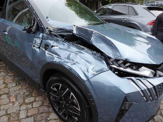 Peugeot 5008 Hybrid 136 GT picture 4