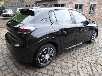 Peugeot 208 e- Active Pack picture 4