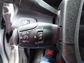 Peugeot Partner Premium L2 picture 17