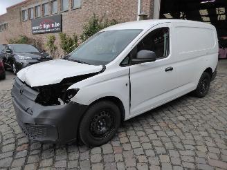 damaged passenger cars Volkswagen Caddy Maxi 2024/2