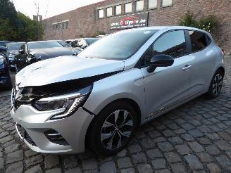 Unfallwagen Renault Clio V Evolution 2023/3