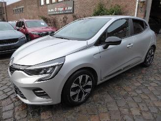 Coche accidentado Renault Clio Evolution 2023/3