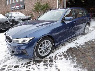 krockskadad bil auto BMW 3-serie 320e Hyb 2023/2