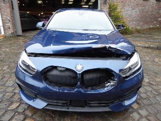 BMW 1-serie 116 d Advantage picture 3