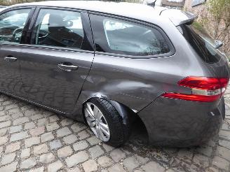 Peugeot 308 SW Active Pack picture 5