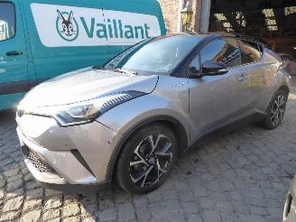 Vaurioauto  passenger cars Toyota CH-R Hybrid 2019/3