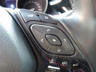 Toyota CH-R Hybrid picture 20