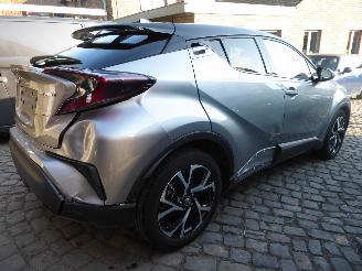 Toyota CH-R Hybrid picture 6