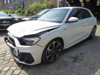Voiture accidenté Audi A1 Sportback 25 TFSI S line 2024/2