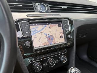 Volkswagen Passat 1.6 TDI R-Line Pano Virtual Cockpit EURO-6 picture 11