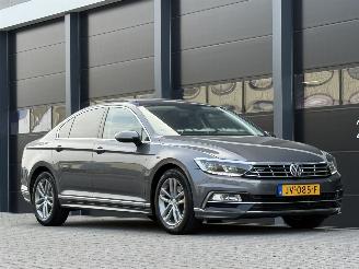 Volkswagen Passat 1.6 TDI R-Line Pano Virtual Cockpit EURO-6 picture 2