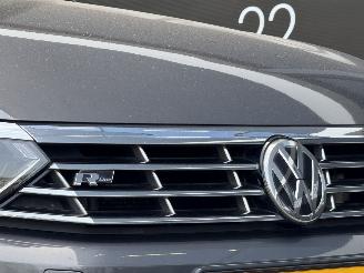 Volkswagen Passat 1.6 TDI R-Line Pano Virtual Cockpit EURO-6 picture 16