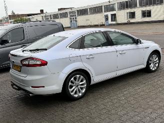 Ford Mondeo 2.0 EcoBoost Titanium picture 3