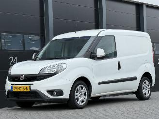 krockskadad bil bedrijf Fiat Doblo 1.3 MJ Airco PDC 2015/9