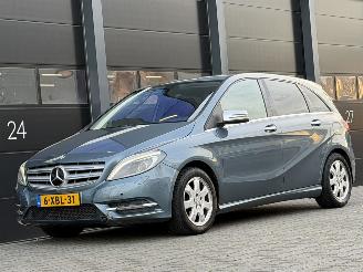 skadebil auto Mercedes B-klasse 180 CDI Leer Xenon Navi 2014/6
