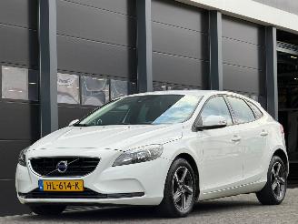 Käytettyjen passenger cars Volvo V-40 2.0 D2 Navi Clima PDC 2015/11