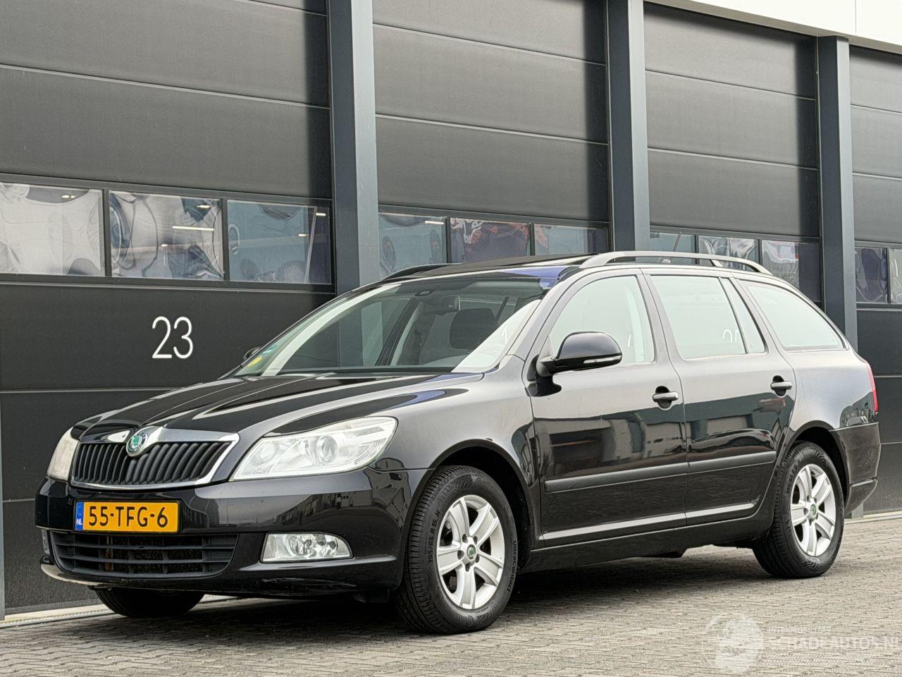 Skoda Octavia 1.6 TDI Dak Navi Clima PDC