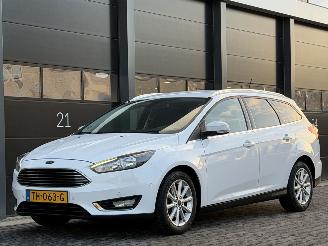 Voiture accidenté Ford Focus 1.0 Titanium Navi Clima PDC 2018/7