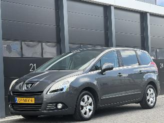 Voiture accidenté Peugeot 5008 1.6 VTi Navi Clima 7-PERS 2010/11