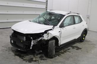 demontáž osobní automobily Kia Stonic  2024/9