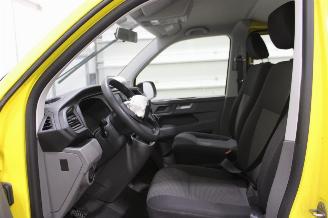 Volkswagen Transporter T6 picture 11