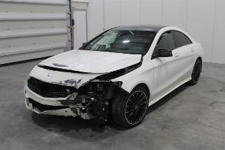 Coche siniestrado Mercedes Cla-klasse CLA 200 2015/10