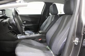 Peugeot 2008  picture 11