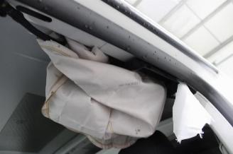 Volkswagen Transporter T6 Kombi picture 22