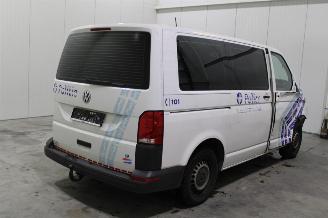 Volkswagen Transporter T6 Kombi picture 3