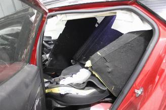 Peugeot 2008  picture 13