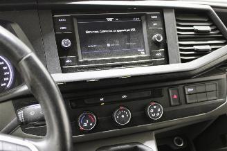 Volkswagen Transporter T6 picture 13