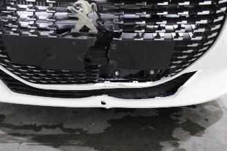 Peugeot 208  picture 18