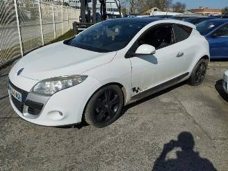 krockskadad bil auto Renault Mégane Megane 2010/3
