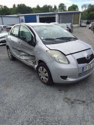 Toyota Yaris  picture 2