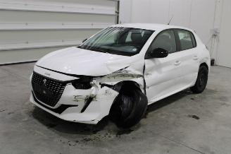 Damaged car Peugeot 208  2023/3