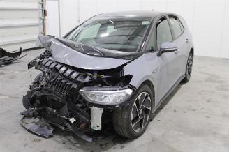 Damaged car Volkswagen ID.3  2020/12