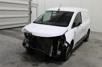 krockskadad bil auto Renault Kangoo  2022/7