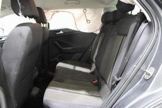 Volkswagen T-Roc  picture 11