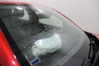 Peugeot 208  picture 8