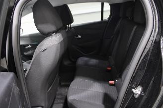 Peugeot 208  picture 12