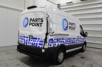 Ford Transit  picture 3