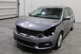 damaged passenger cars Peugeot 308  2018/10