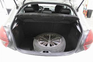 Peugeot 208  picture 19