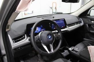 BMW iX1  picture 10