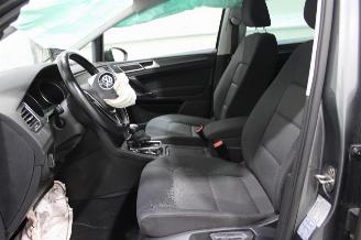 Volkswagen Golf  picture 10