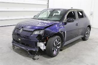 damaged passenger cars Renault 5 R 2024/9